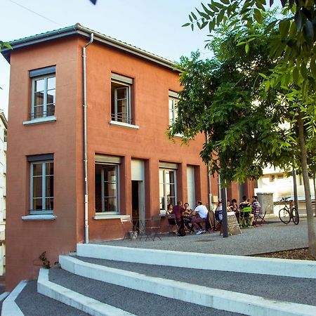 La Maison Rouge - Backpacker Hostel Saint-Etienne  Buitenkant foto